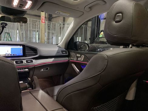 Used 2023 Mercedes-Benz GLS 450 4MATIC image 4