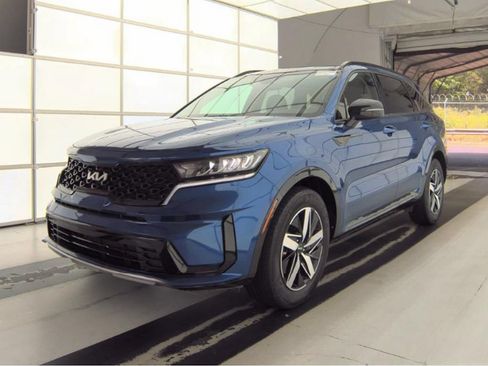 Used 2023 Kia Sorento S w/ Panoramic Sunroof Package FWD image 2
