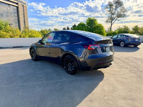 Used 2024 Tesla Model Y 2WD image 7