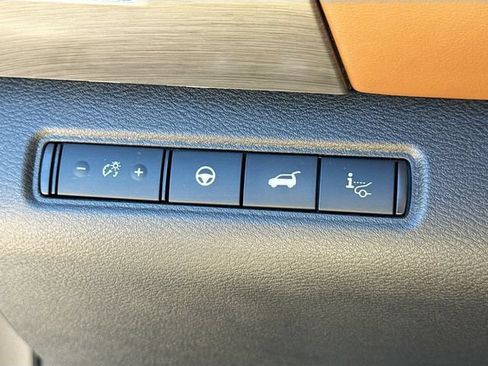 Used 2024 Nissan Pathfinder Platinum FWD image 37