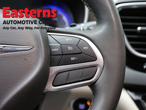 Used 2023 Chrysler Voyager LX FWD image 16