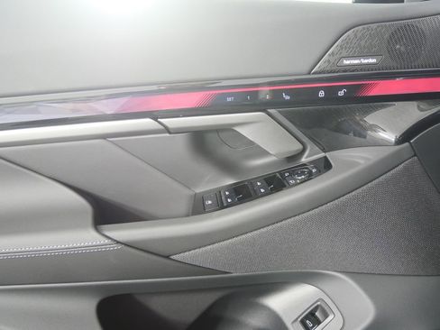 New 2026 BMW 550e xDrive AWD/4WD image 8