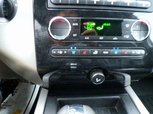 Used 2012 Ford Expedition Limited image 31