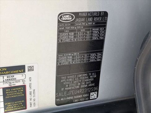 Used 2024 Land Rover Defender 110 S image 27