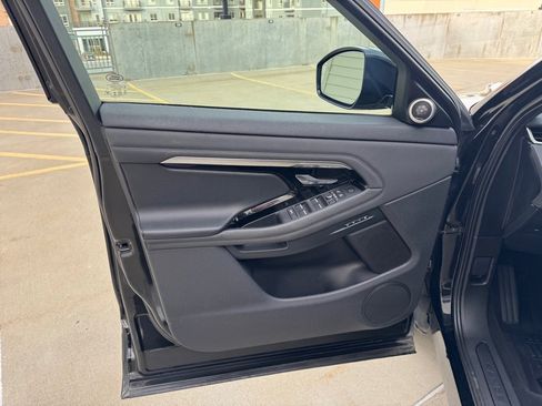 Used 2020 Land Rover Range Rover Evoque SE image 10