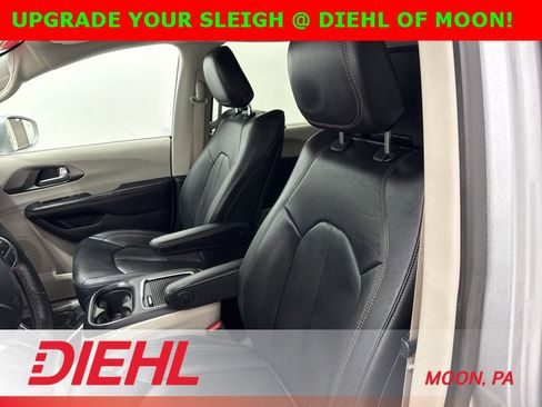 Certified 2020 Chrysler Pacifica Touring-L Plus image 25