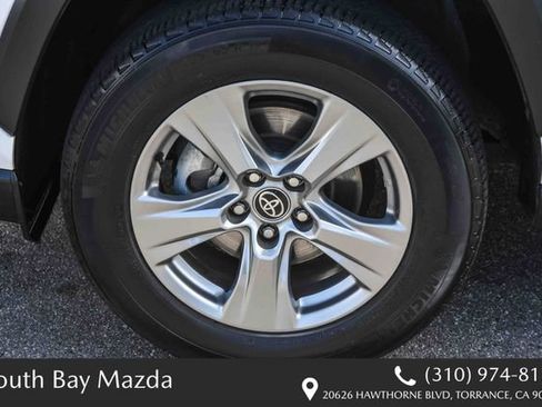 Used 2023 Toyota RAV4 XLE FWD image 11