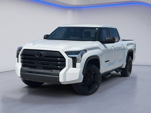 Used 2025 Toyota Tundra SR5 w/ SR5 Premium Package AWD/4WD image 2