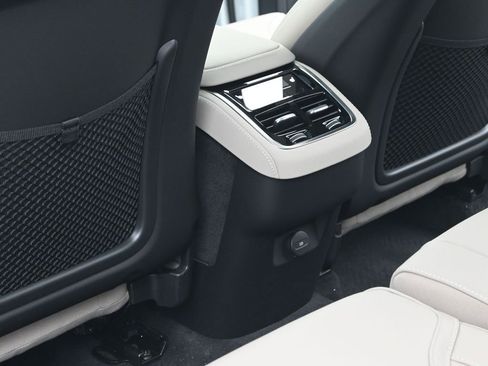 New 2026 Volvo XC90 B6 Ultra w/ Protection Package AWD/4WD image 30