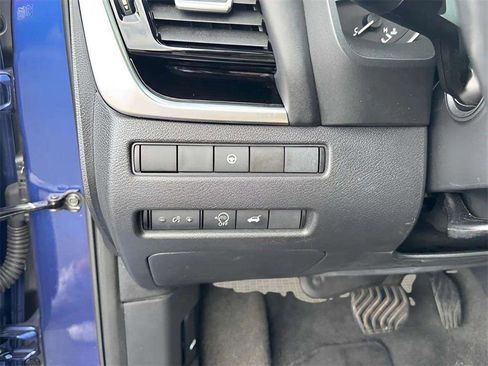 Used 2023 Nissan Rogue SL w/ SL Premium Package image 18