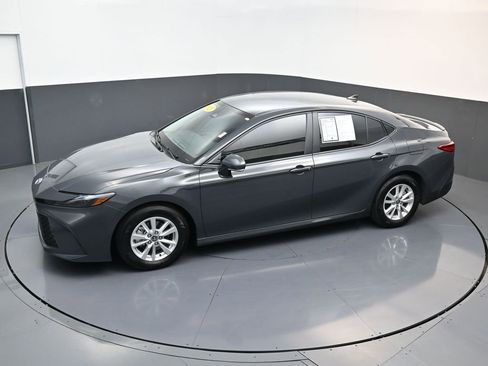 Used 2025 Toyota Camry LE image 18