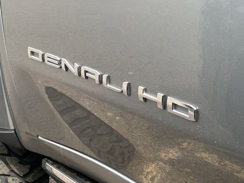 Used 2025 GMC Sierra 2500 Denali Ultimate image 6