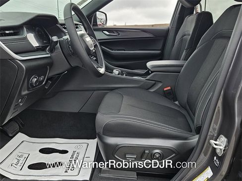 New 2025 Jeep Grand Cherokee L Laredo w/ Luxury Tech Group I image 5