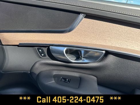 Used 2025 Volvo XC90 B6 Plus AWD/4WD image 38