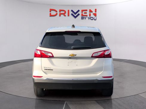 Used 2018 Chevrolet Equinox LS image 4