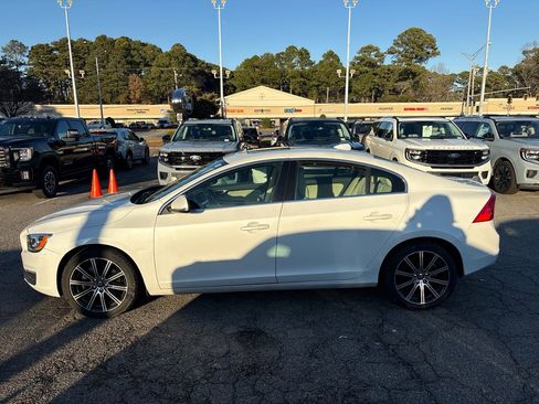 Used 2017 Volvo S60 T5 Inscription w/ Convenience Package image 8