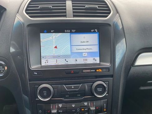 Used 2018 Ford Explorer XLT w/ Equipment Group 202A image 19