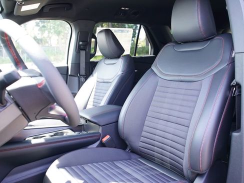 New 2026 Ford Explorer ST-Line w/ ST-Line Street Pack AWD/4WD image 19