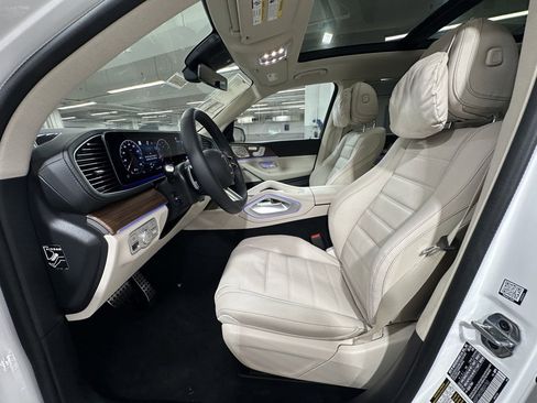 New 2026 Mercedes-Benz GLS 450 4MATIC image 15