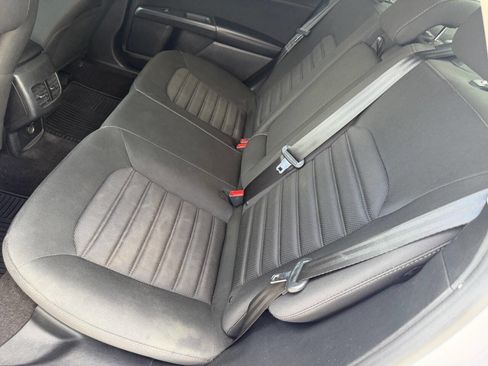Used 2019 Ford Fusion SE image 25