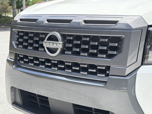 Certified 2025 Nissan Frontier SV RWD image 34
