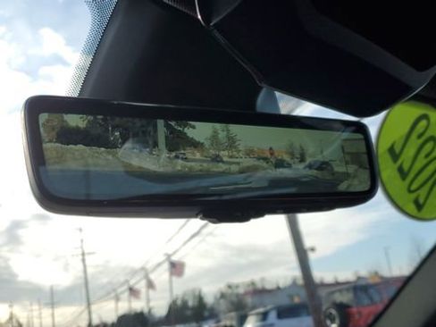 Used 2022 Jeep Grand Cherokee Overland w/ Advanced Protech Group III image 9