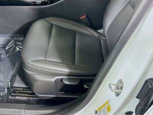 Used 2024 Chevrolet Trax RS w/ Sunroof Package FWD image 23