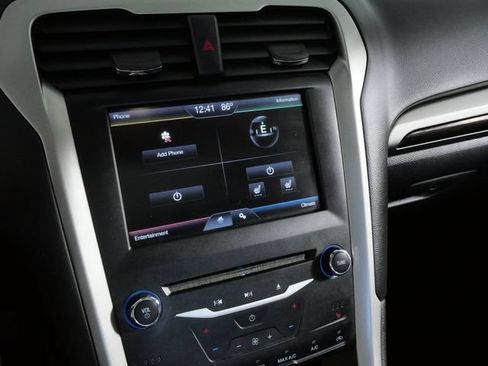 Used 2014 Ford Fusion SE w/ Equipment Group 202A FWD image 18