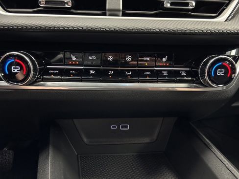 New 2026 Chevrolet Equinox LT w/ Convenience Package II image 31