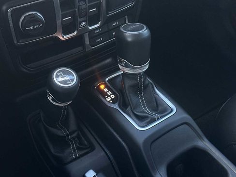 Certified 2020 Jeep Gladiator Overland image 20