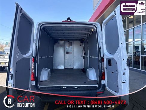 Used 2022 Mercedes-Benz Sprinter 2500 image 28
