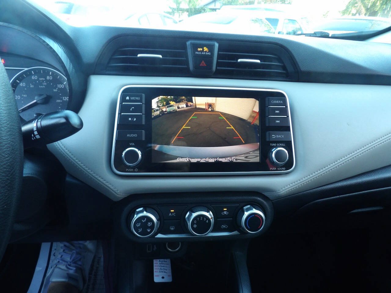 Used 2020 Nissan Versa SV FWD image 7