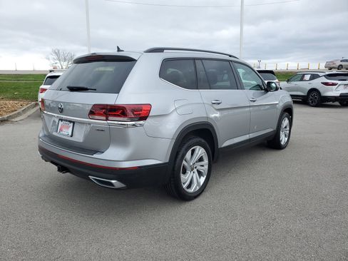 Used 2021 Volkswagen Atlas SE image 4