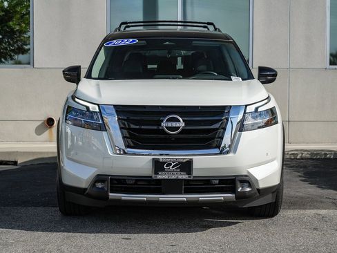 Used 2022 Nissan Pathfinder SL image 2