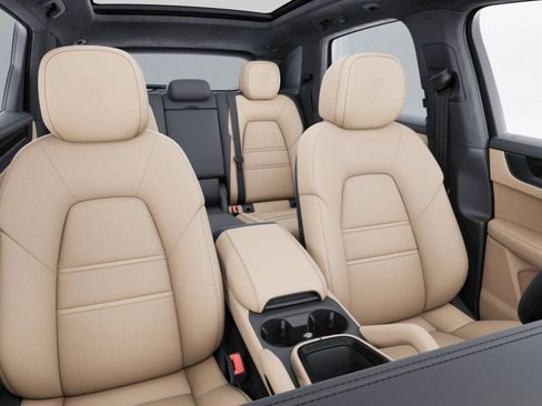 New 2026 Porsche Cayenne GTS AWD/4WD image 10