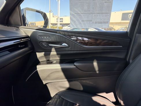 Used 2023 Cadillac Escalade ESV Sport Platinum w/ LPO, ONYX Package image 20