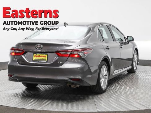 Used 2024 Toyota Camry LE image 5