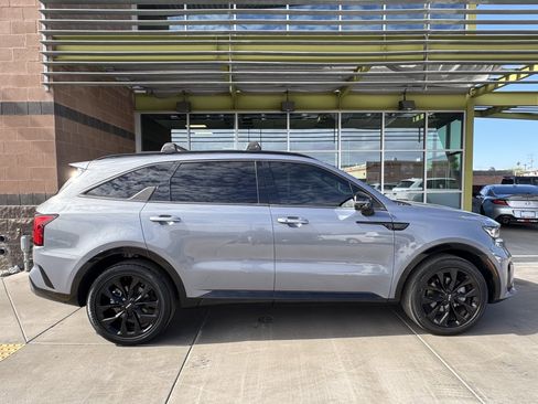 Used 2022 Kia Sorento SX image 9
