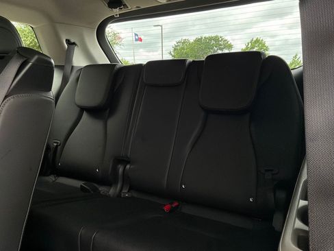 Used 2026 Kia Carnival FWD image 13