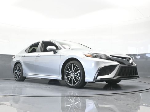 Used 2024 Toyota Camry SE w/ Convenience Package FWD image 57