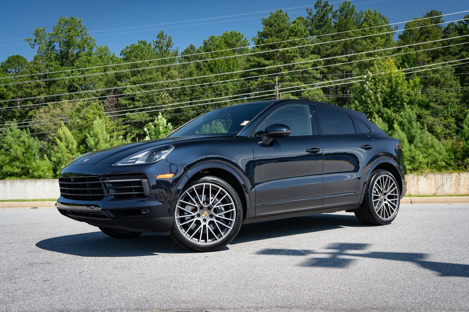 Used 2023 Porsche Cayenne Platinum Edition AWD/4WD image 3