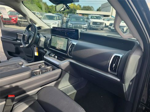 New 2025 Ford Expedition Max Platinum w/ Driver's Package image 29