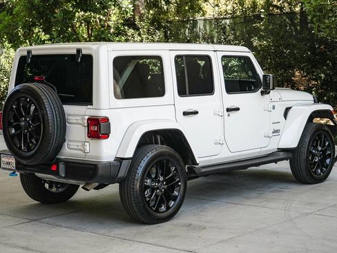 Used 2024 Jeep Wrangler Unlimited Sahara w/ Safety Group AWD/4WD image 6