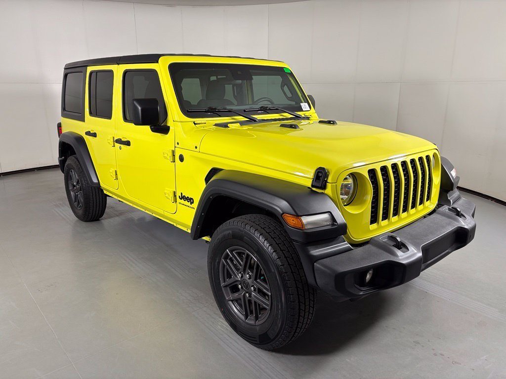 Used 2024 Jeep Wrangler Unlimited Sport AWD/4WD image 2
