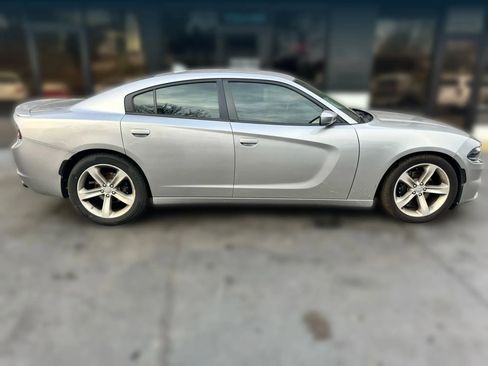 Used 2016 Dodge Charger R/T image 6