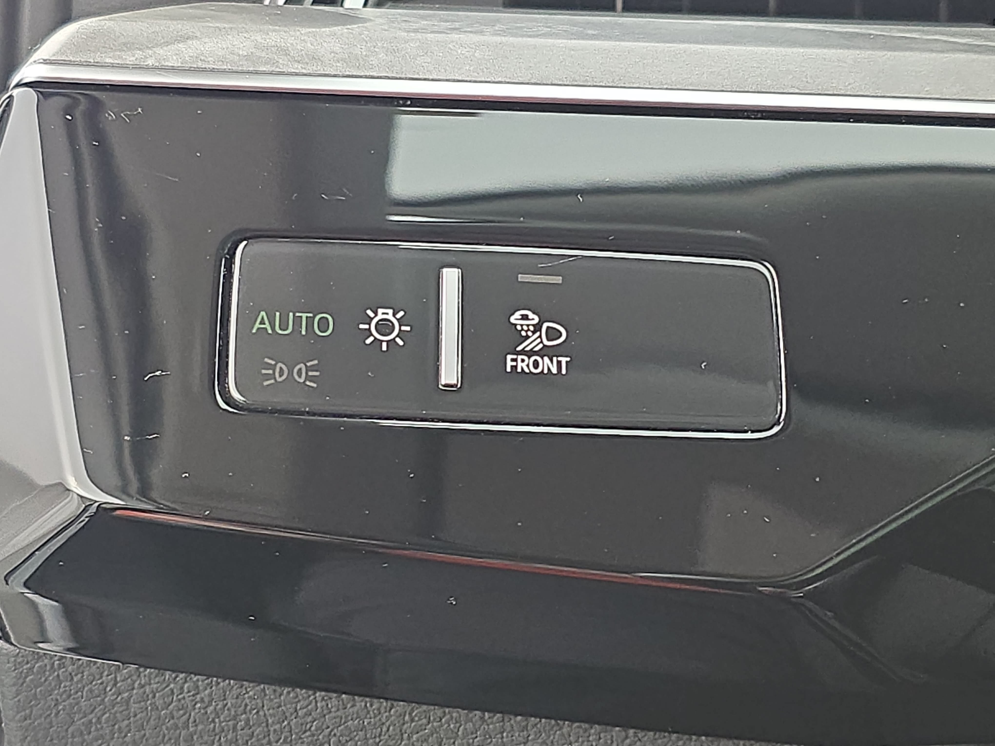 Used 2024 Audi Q8 e-tron Premium Plus AWD/4WD image 28