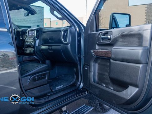Used 2023 GMC Sierra 2500 Denali w/ Denali Ultimate Package image 35