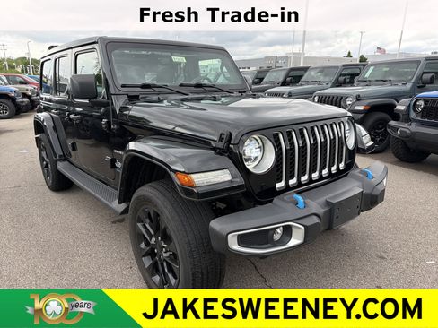 Certified 2022 Jeep Wrangler Unlimited Sahara w/ Cold Weather Group AWD/4WD image 1