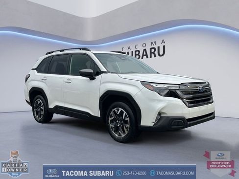 Used 2025 Subaru Forester Premium image 7