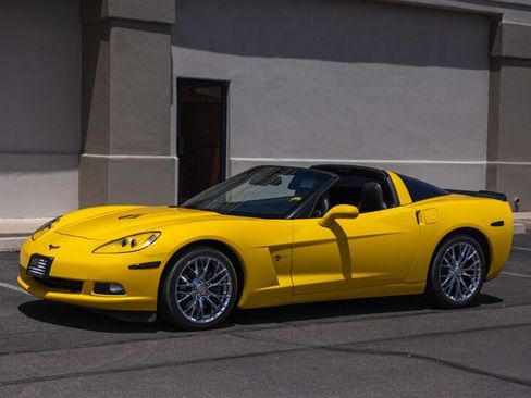 Used 2011 Chevrolet Corvette Coupe w/ Preferred Equipment Group image 1